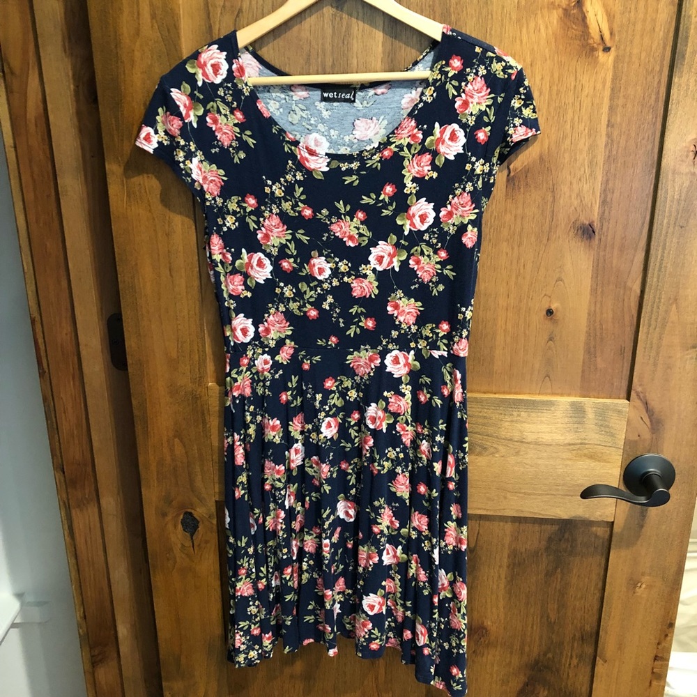 Short Sleeve Fit and Flare Floral Dress